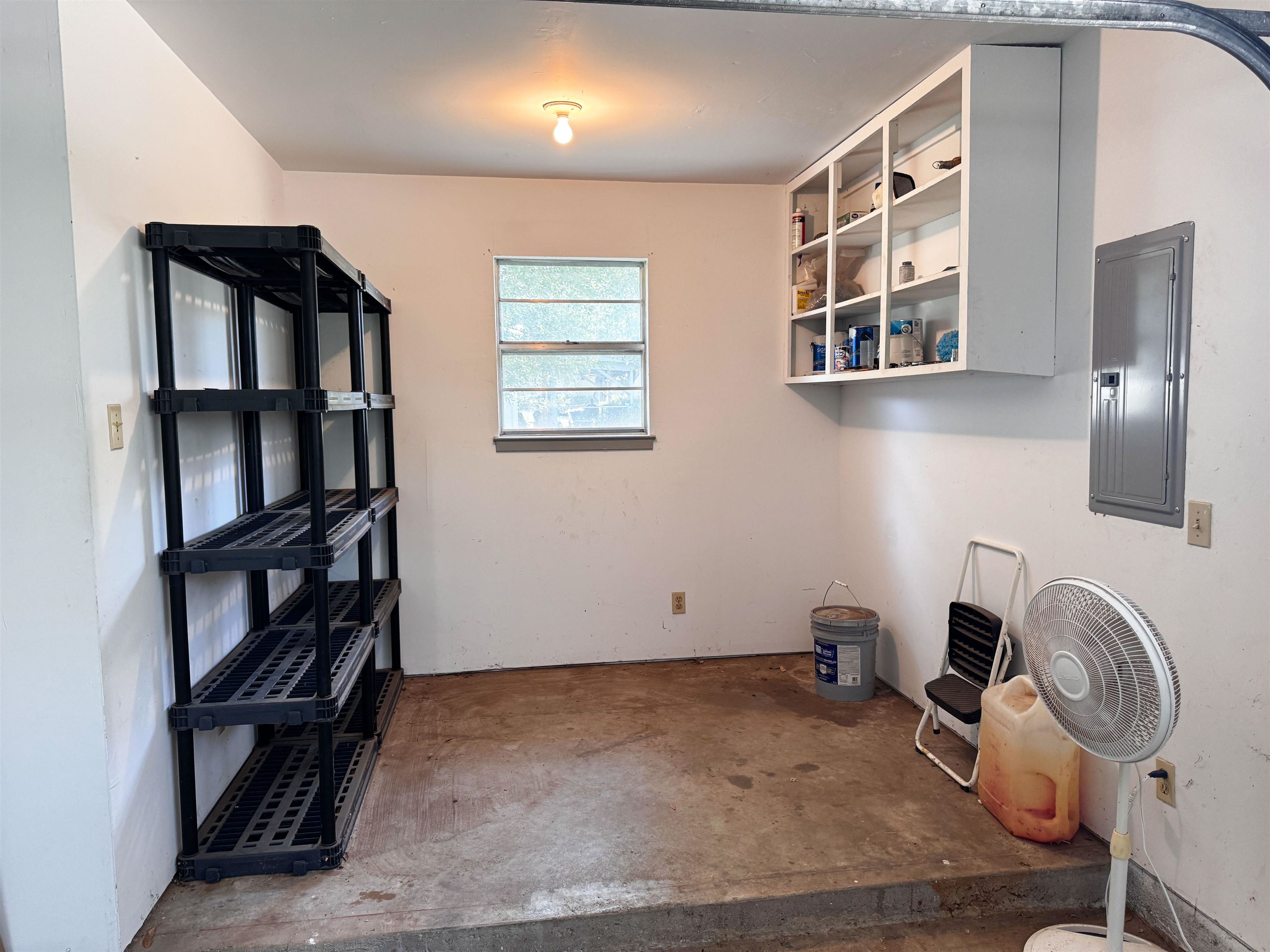 102 W Llano Street