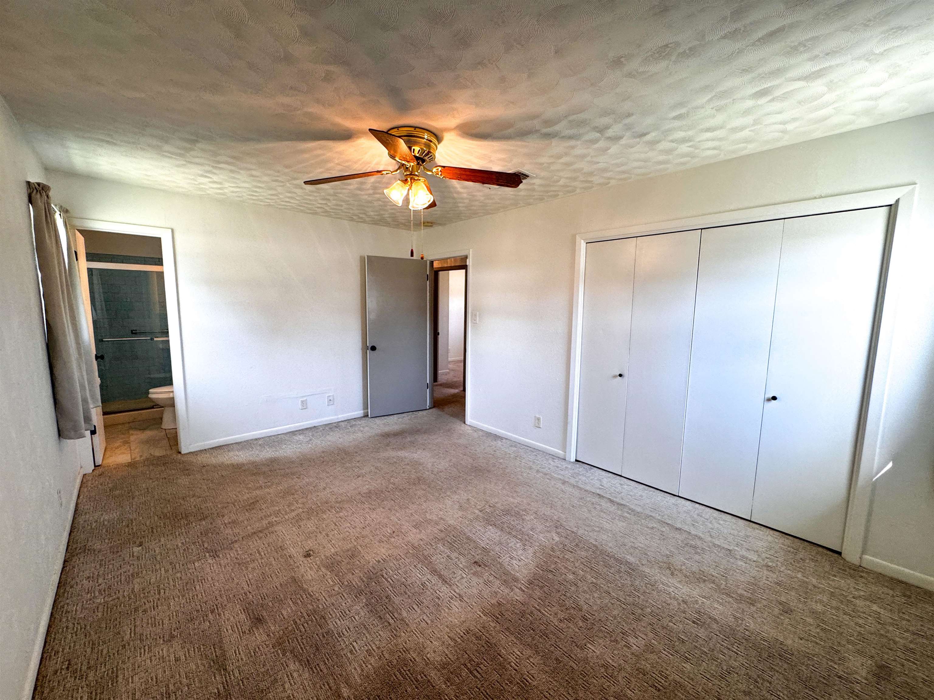 102 W Llano Street