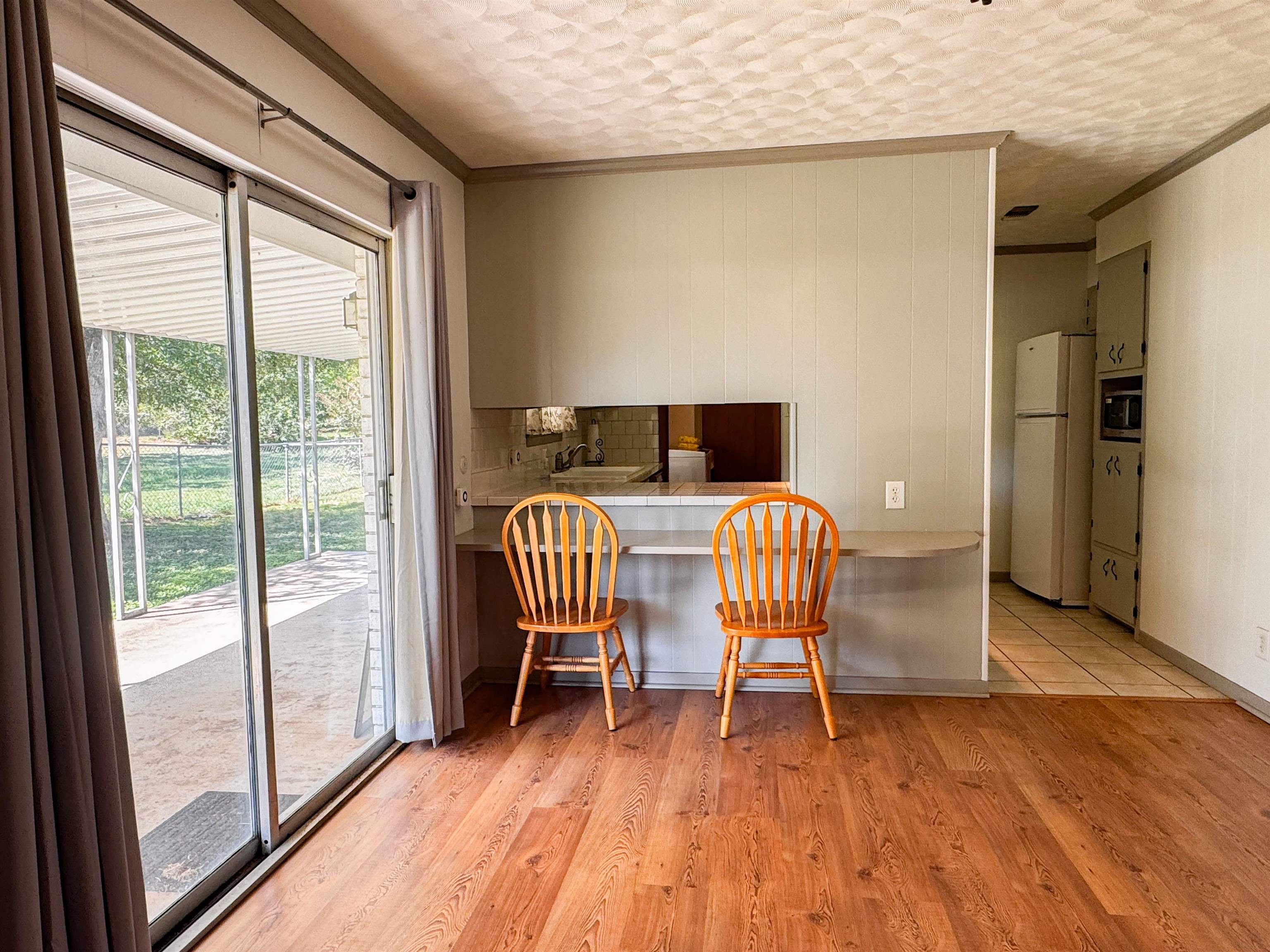 102 W Llano Street