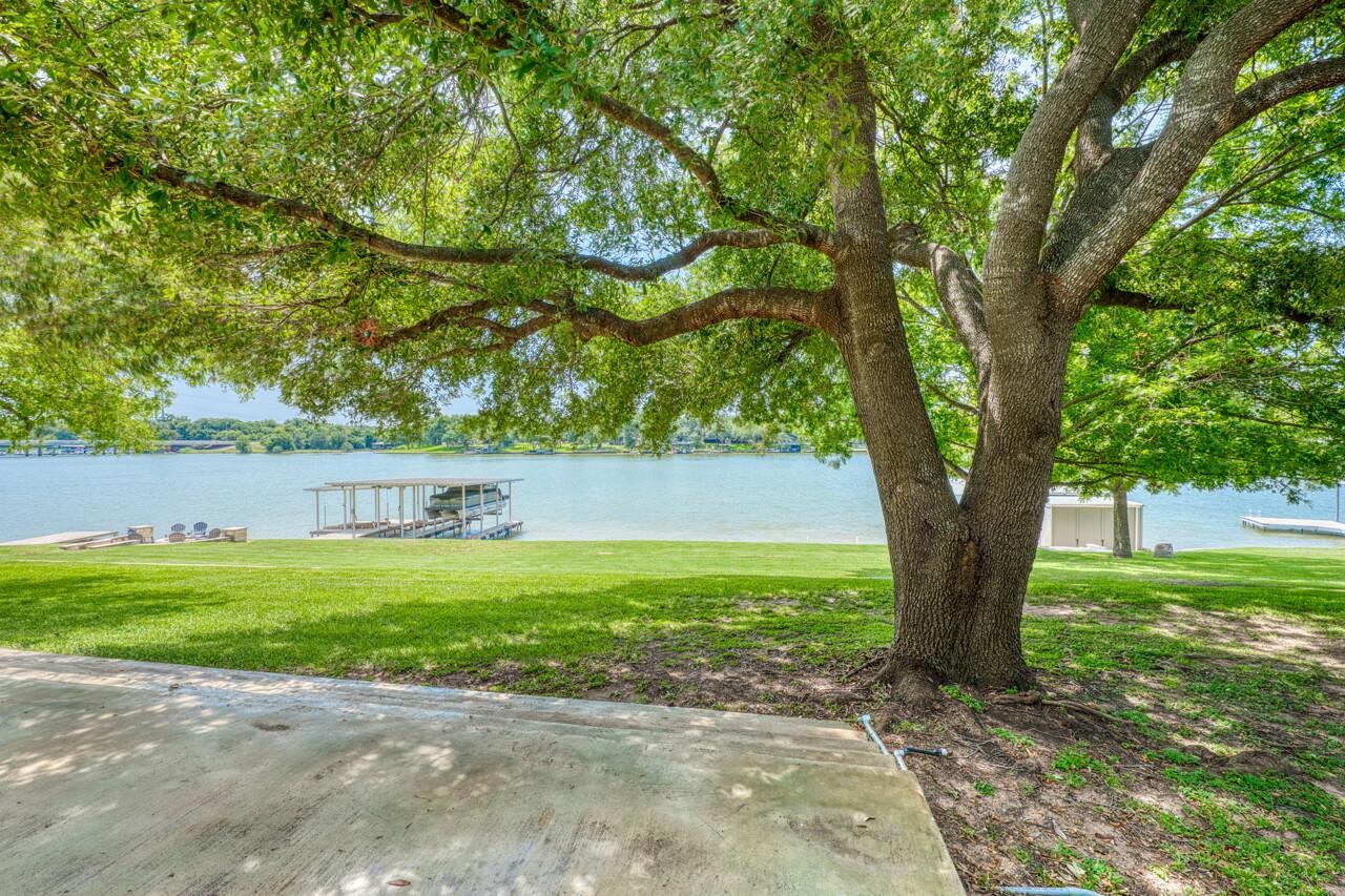 1704 Bluebonnet Lane