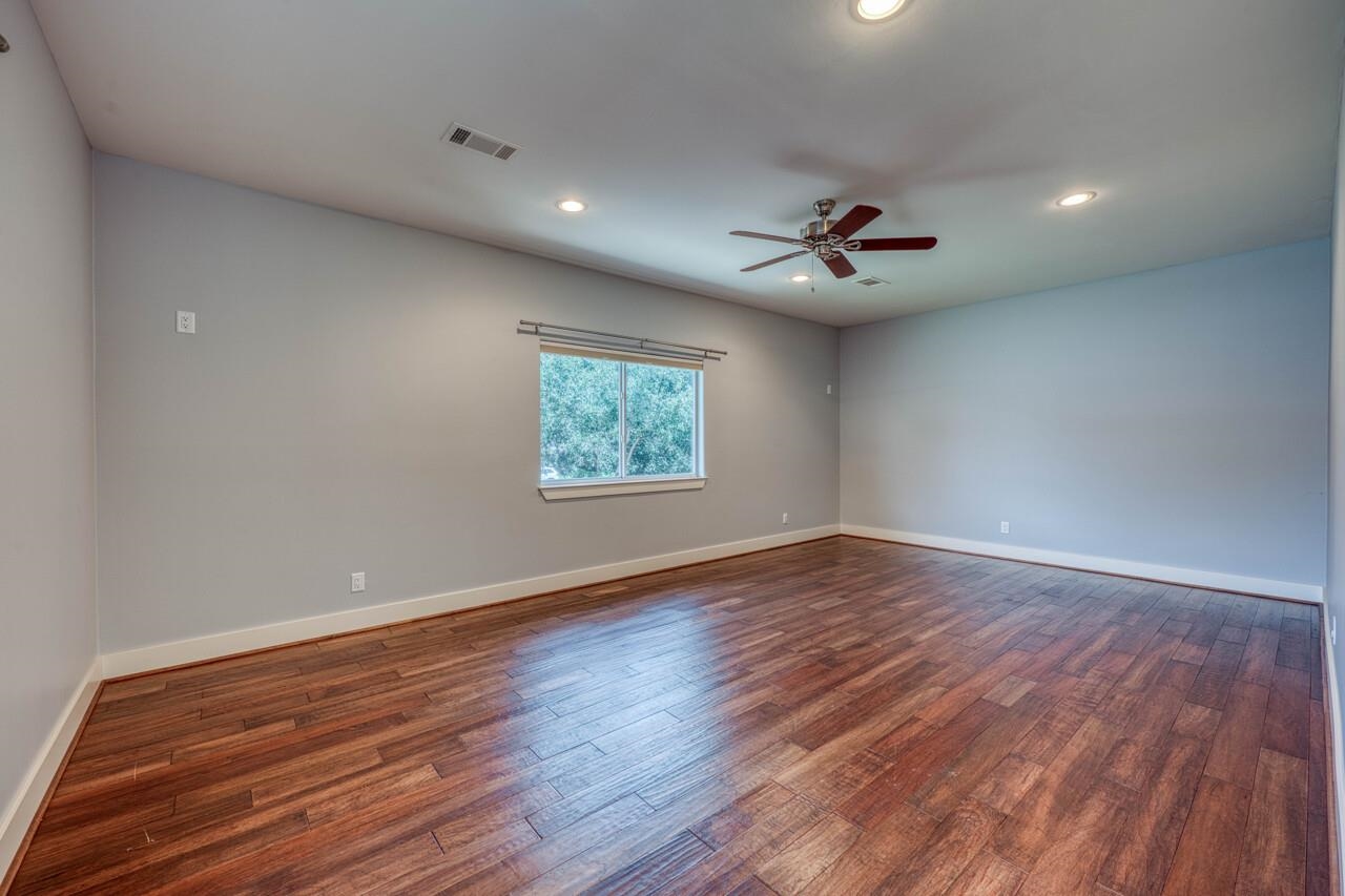 1704 Bluebonnet Lane