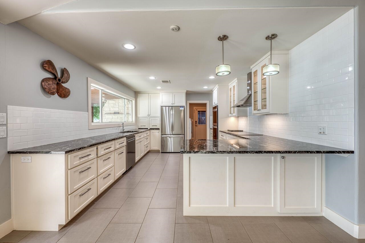 1704 Bluebonnet Lane
