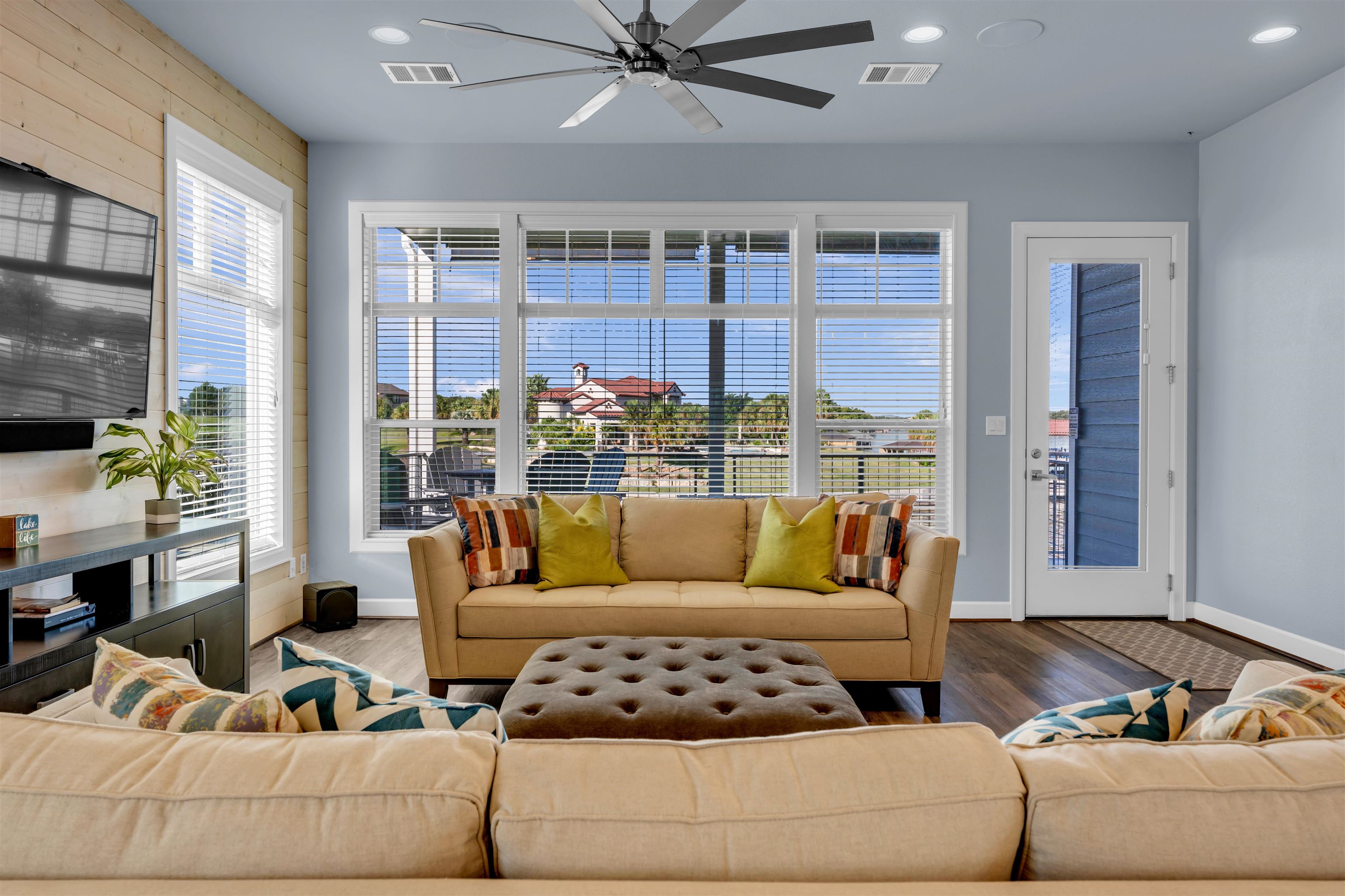 321 Island Circle