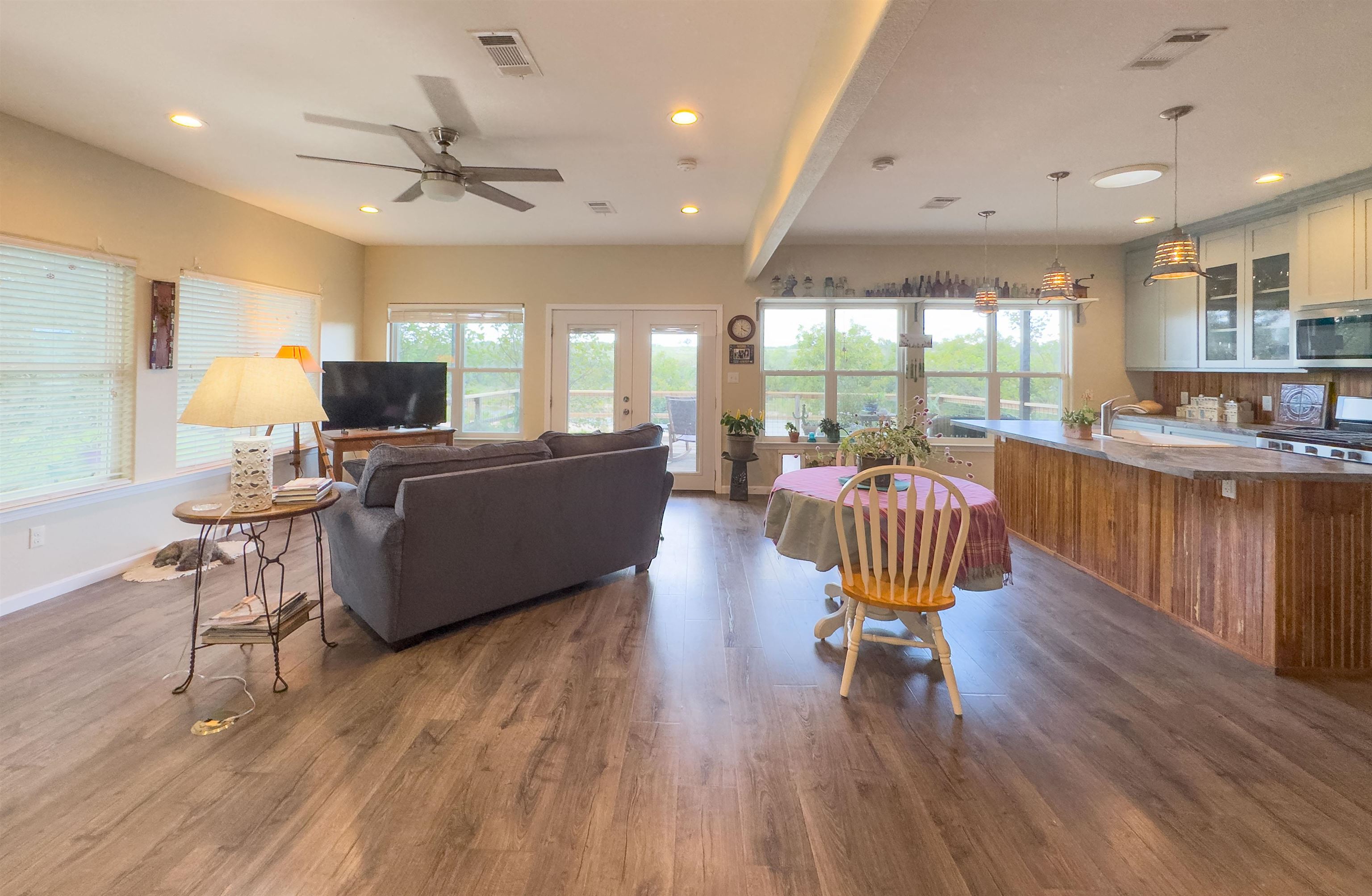 1205 Sandstone