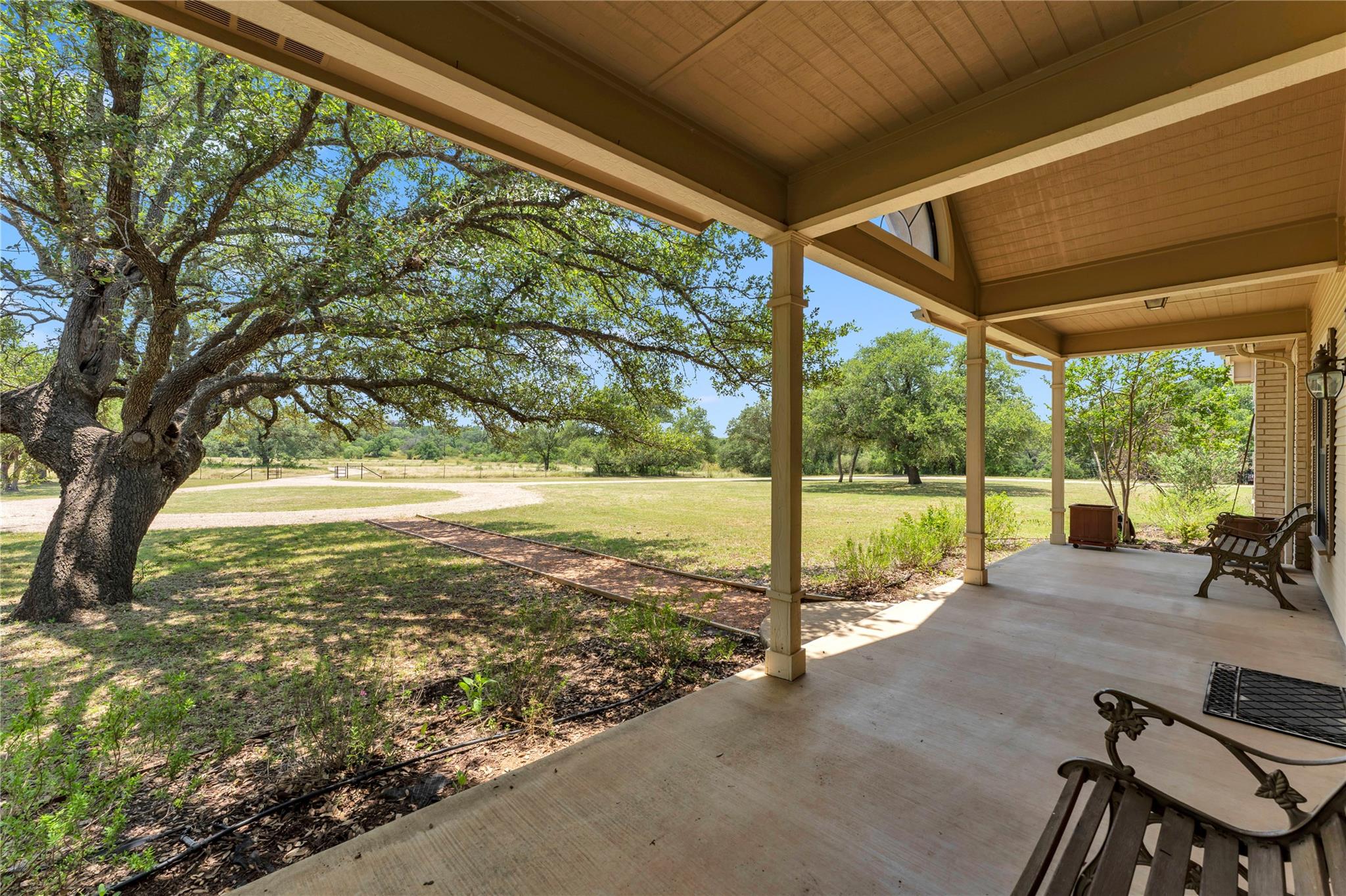 627 Ranch Road 2323