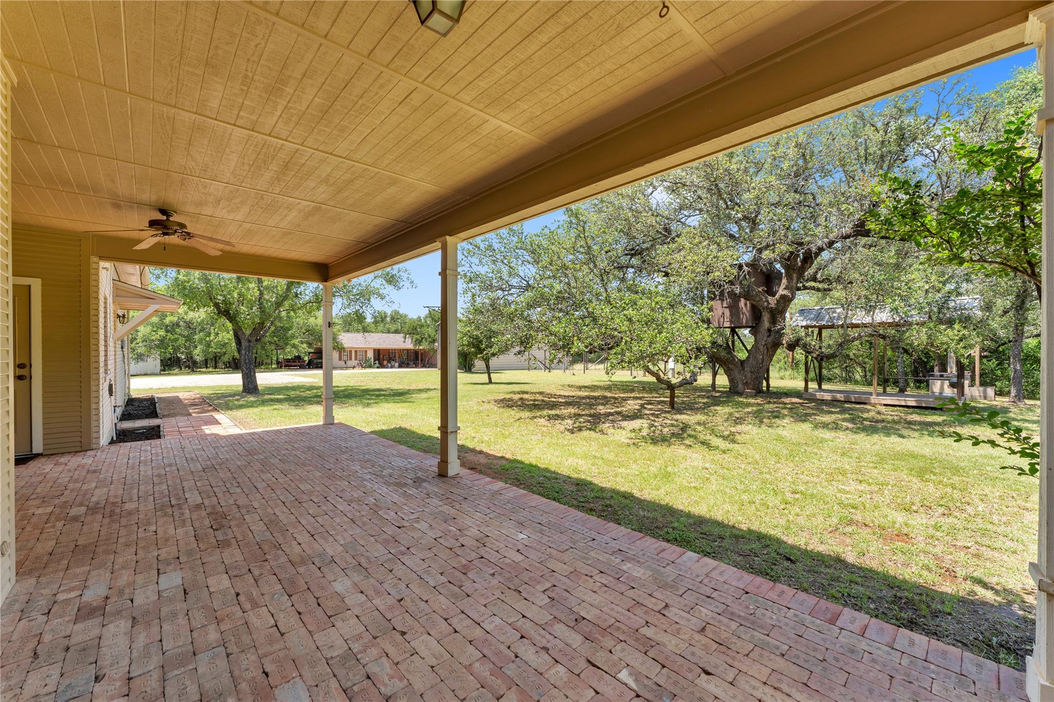 627 Ranch Road 2323