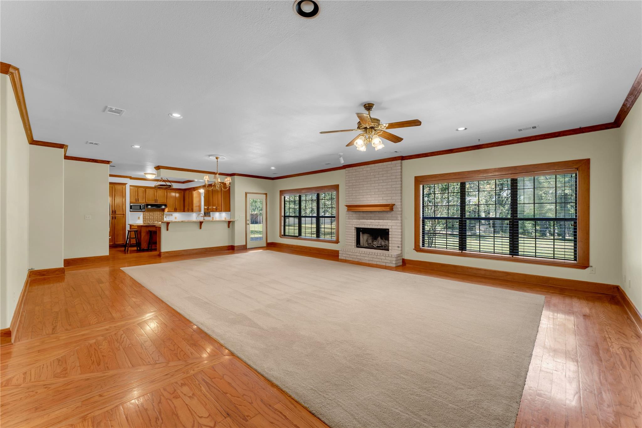 627 Ranch Road 2323