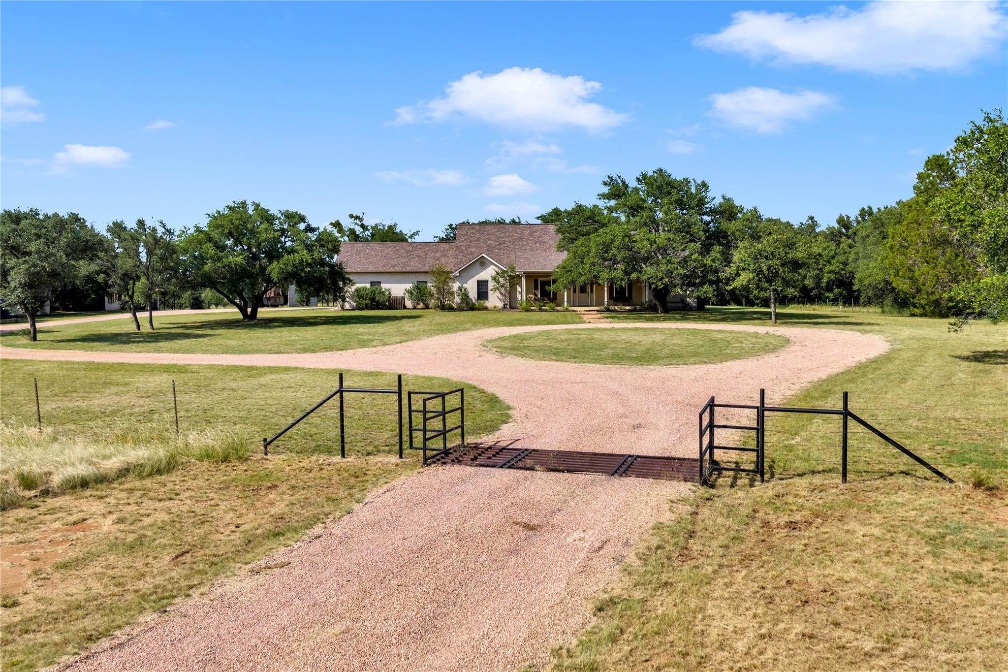 627 Ranch Road 2323