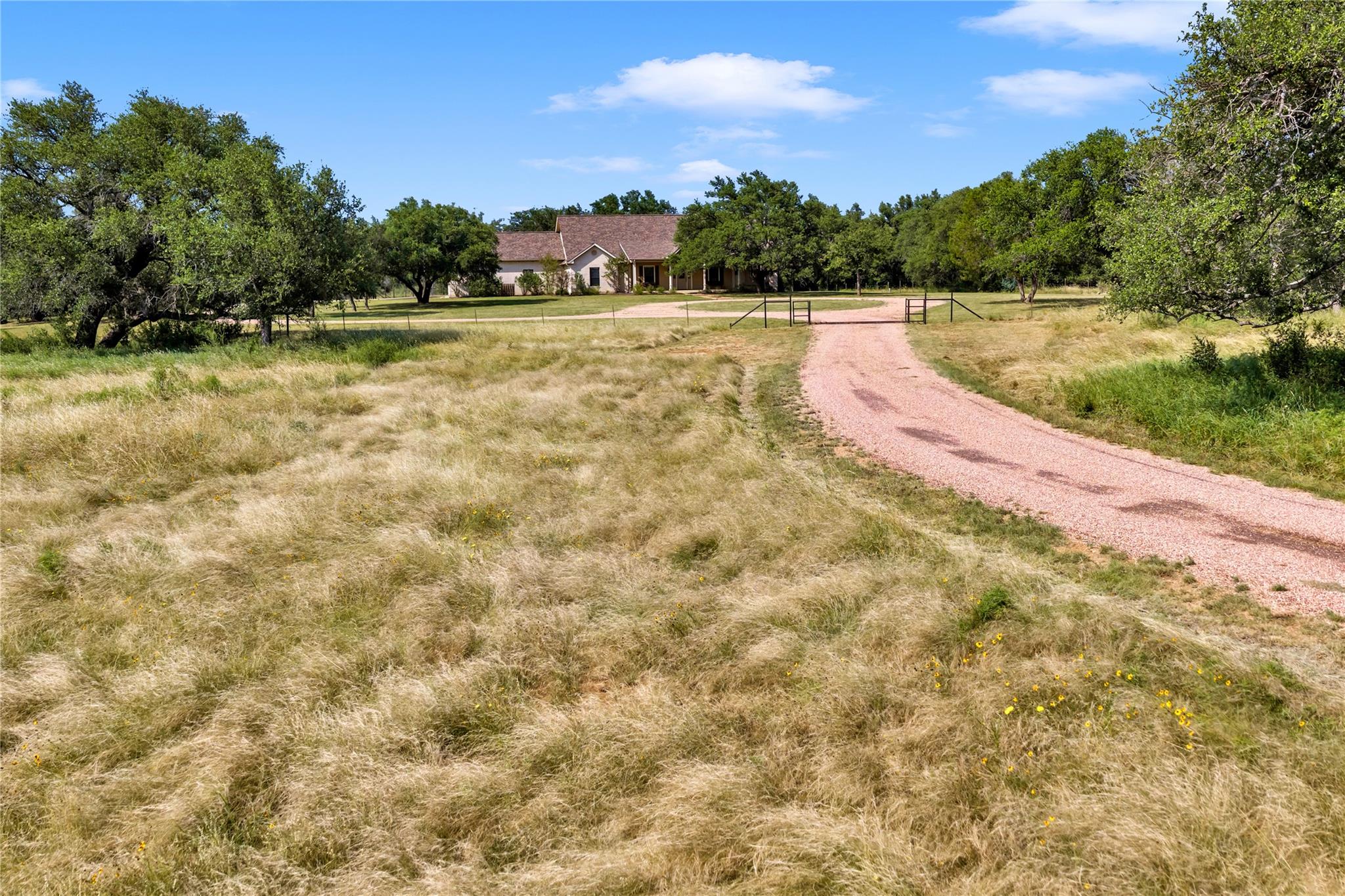 627 Ranch Road 2323