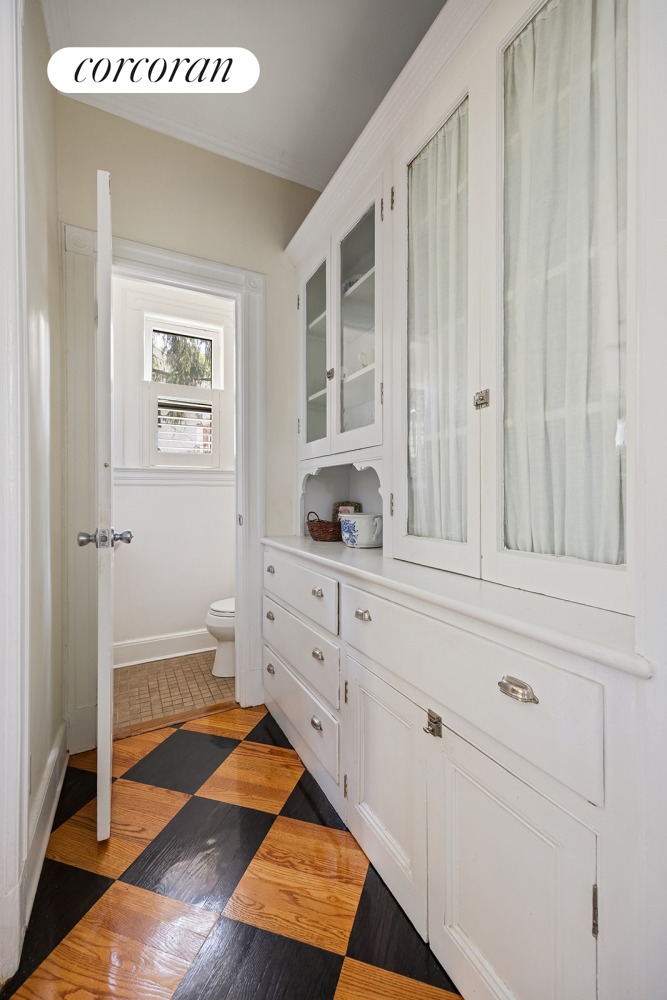 500 E 18TH Street