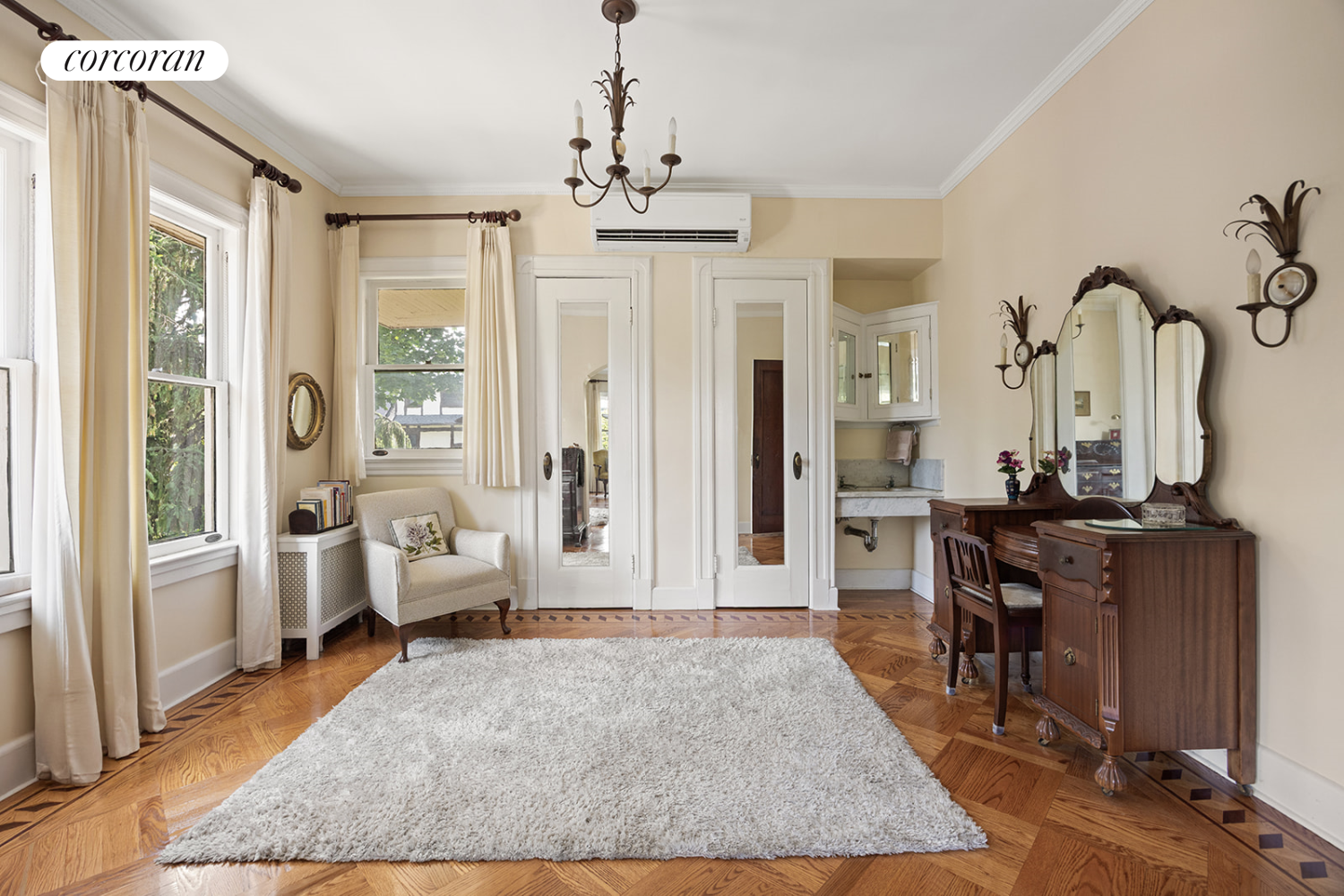 500 E 18TH Street