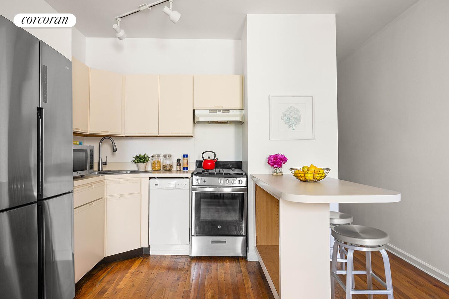 160 5TH Avenue 2RR