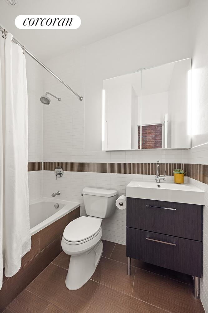 157 WAVERLY Avenue 2D