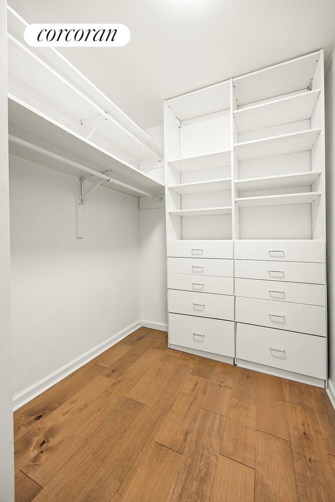 116 CENTRAL Park S 4E