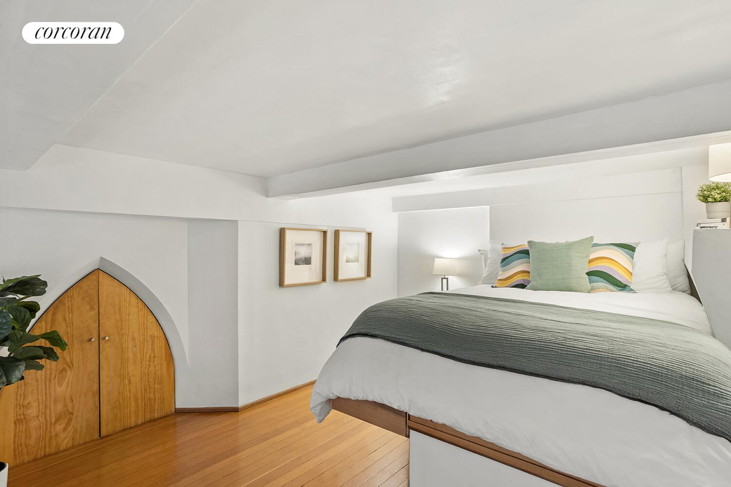 555 WASHINGTON Avenue 2C