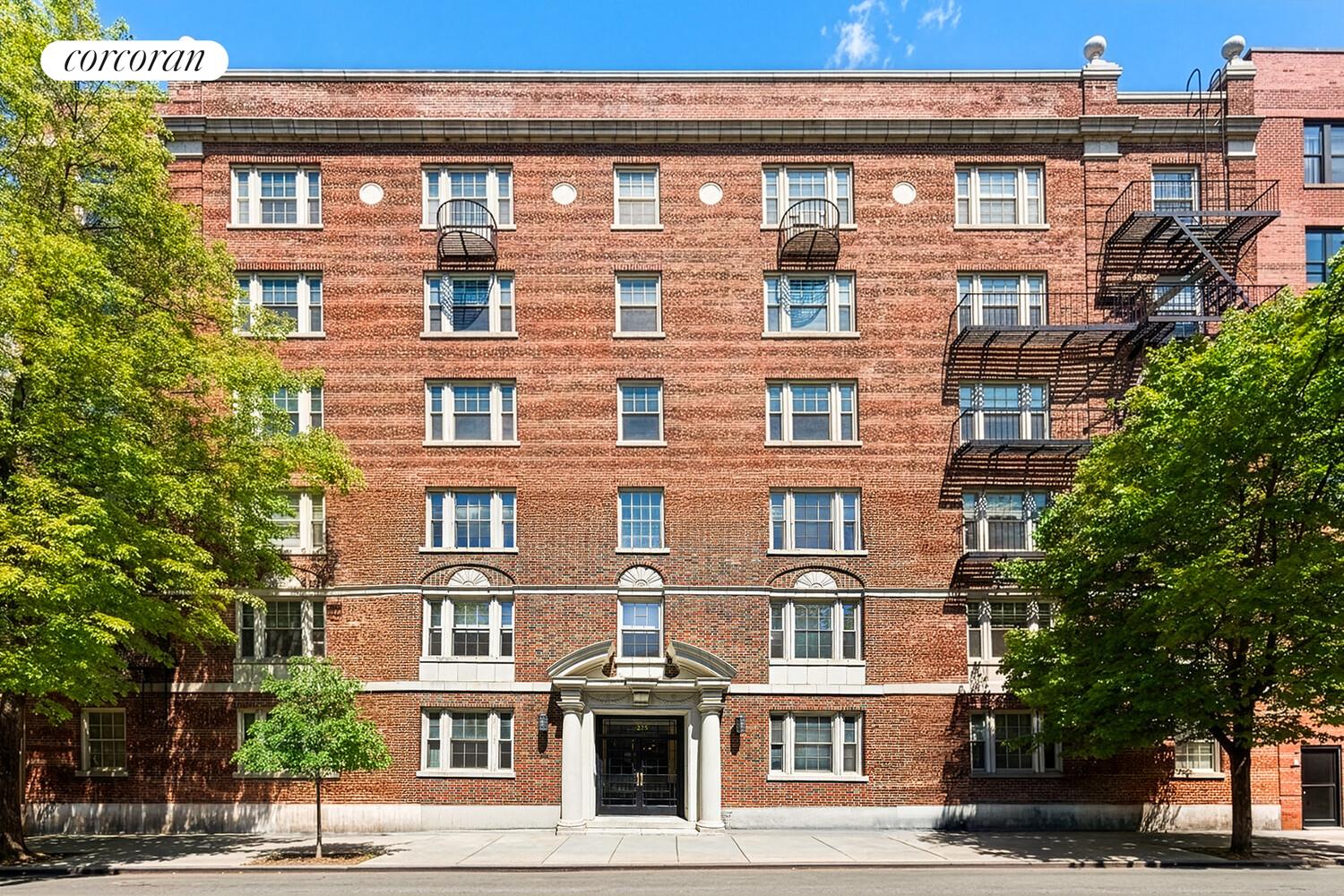 225 LINCOLN Place 5A
