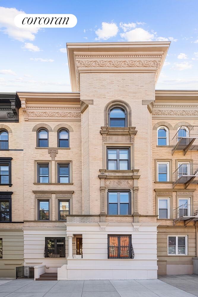 679 VANDERBILT Avenue 2R