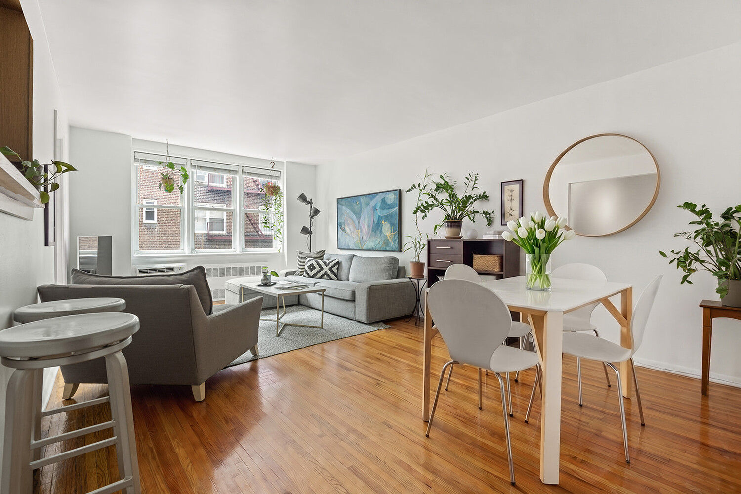 400 E 17TH Street 512