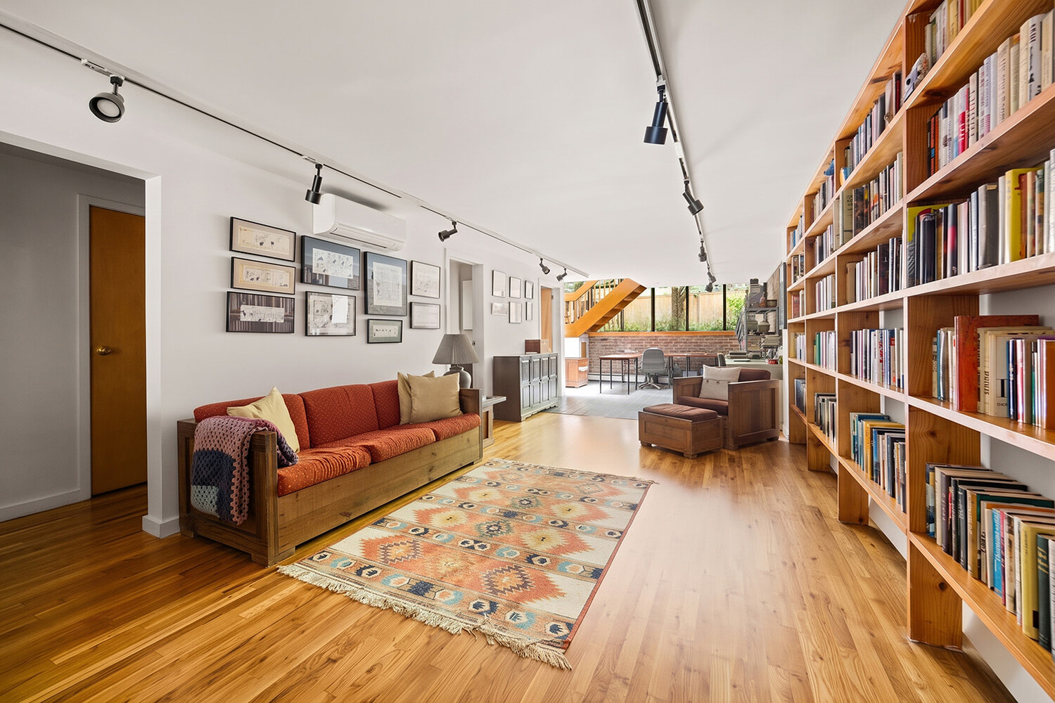 141 ST FELIX Street