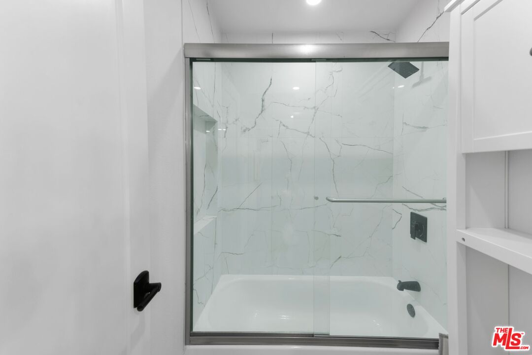 1741 Granville Ave Unit: 104