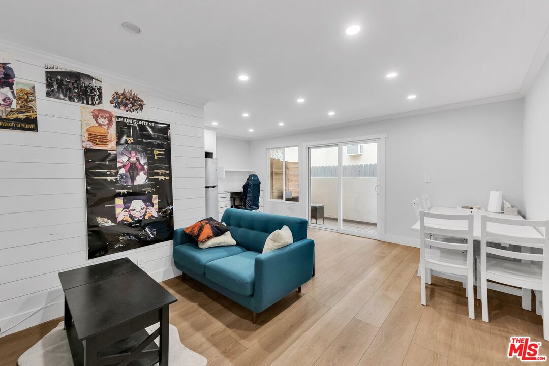 1741 Granville Ave Unit: 104