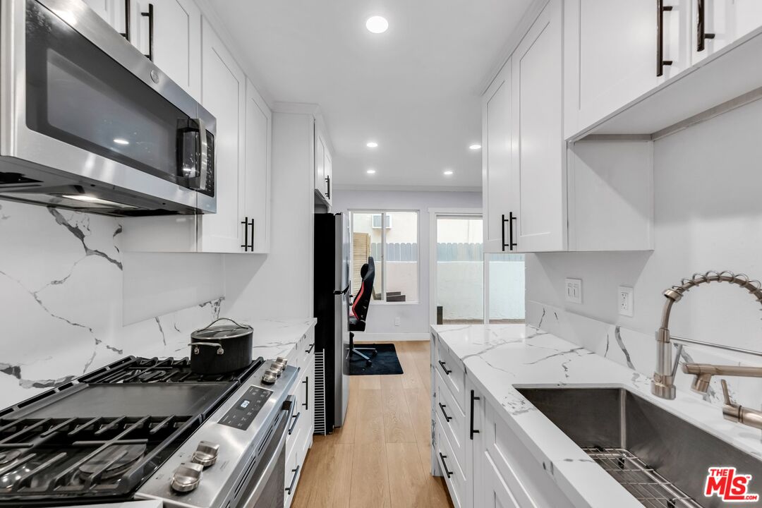 1741 Granville Ave Unit: 104