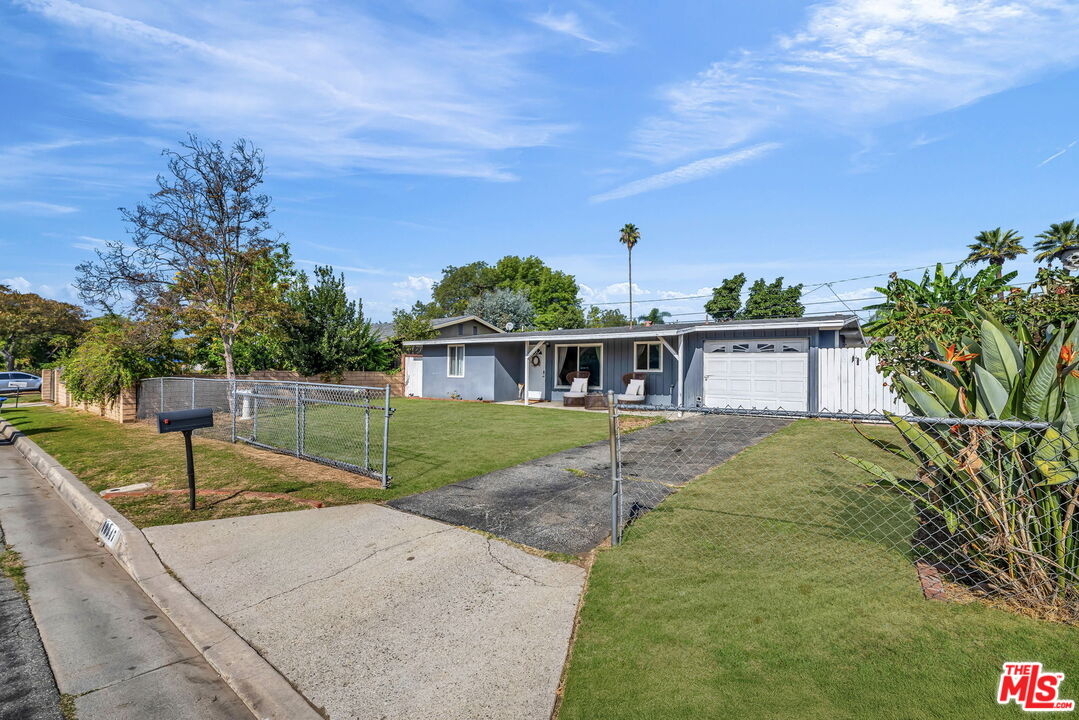 18347 E Bellefont Dr