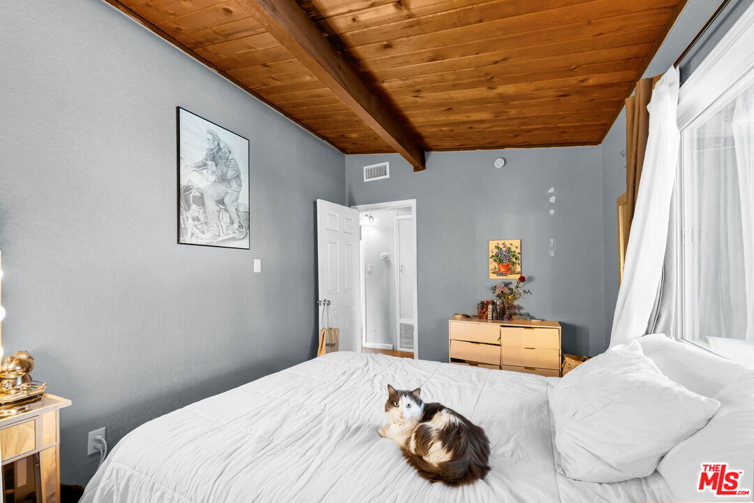 18347 E Bellefont Dr