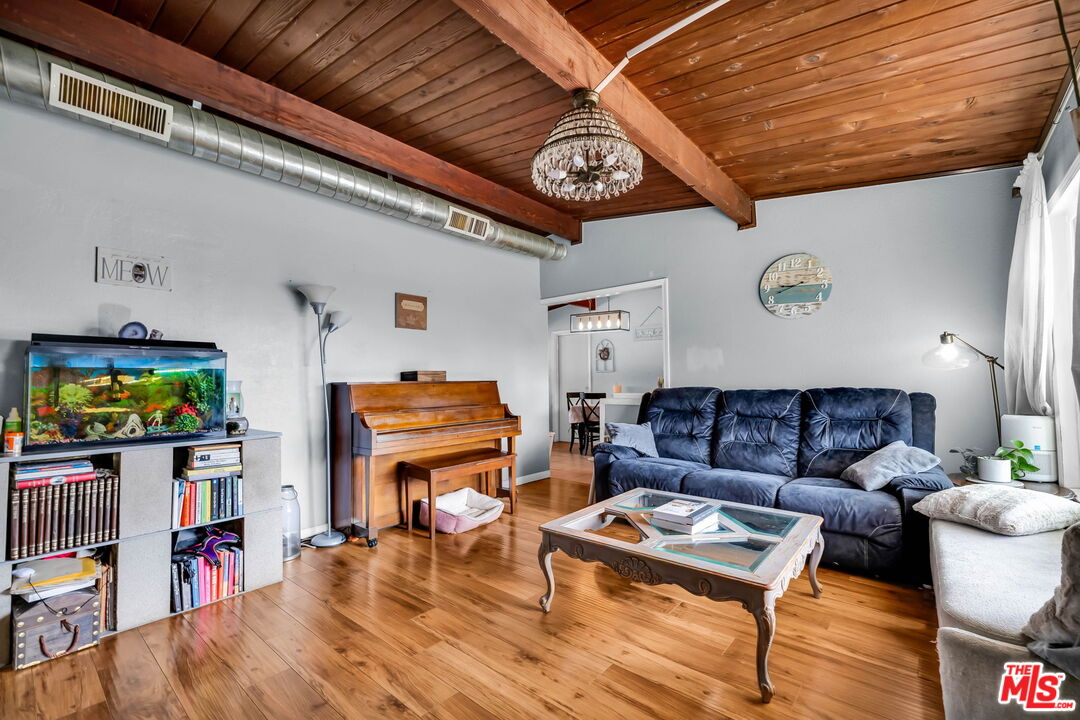 18347 E Bellefont Dr