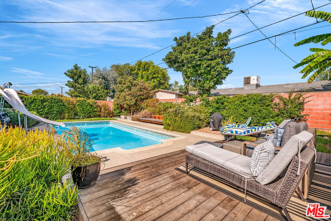 18347 E Bellefont Dr