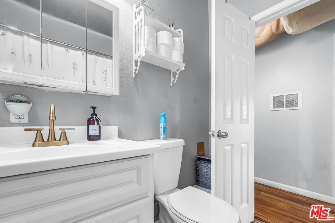 18347 E Bellefont Dr