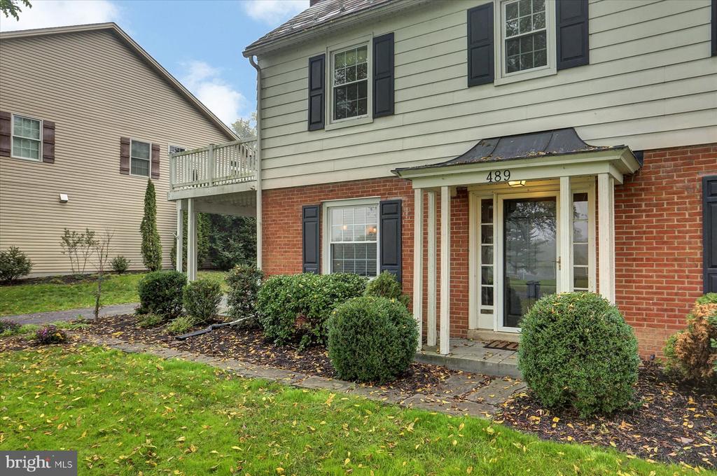 489 COUNTRY CLUB ROAD