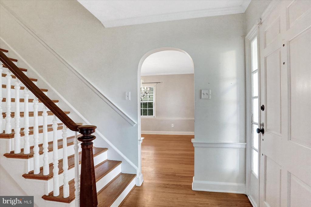 489 COUNTRY CLUB ROAD