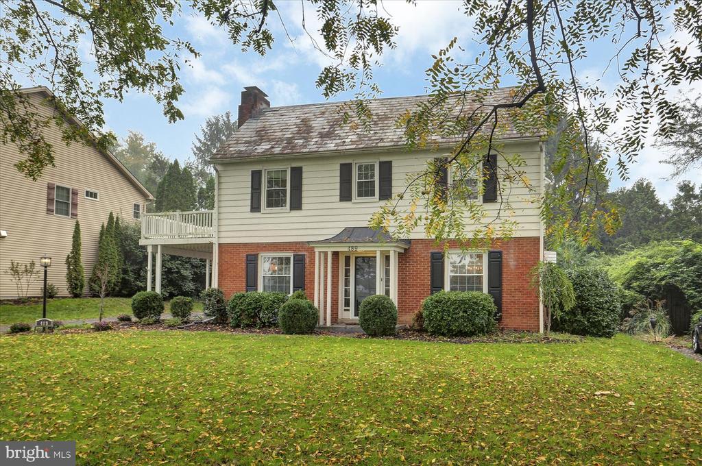 489 COUNTRY CLUB ROAD