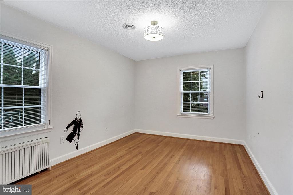 489 COUNTRY CLUB ROAD