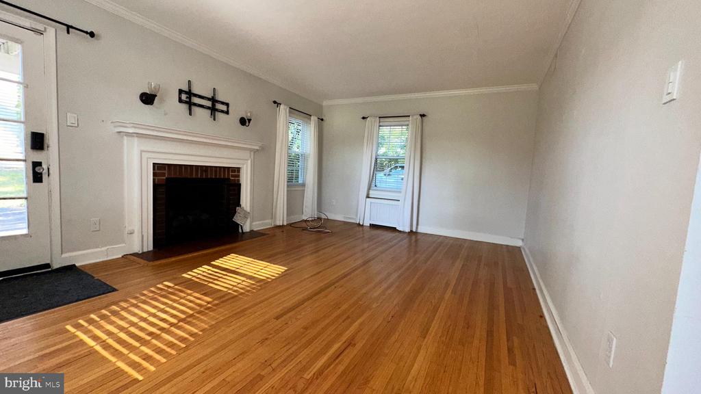 489 COUNTRY CLUB ROAD