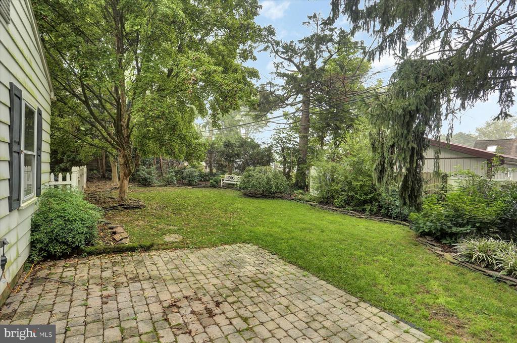 489 COUNTRY CLUB ROAD