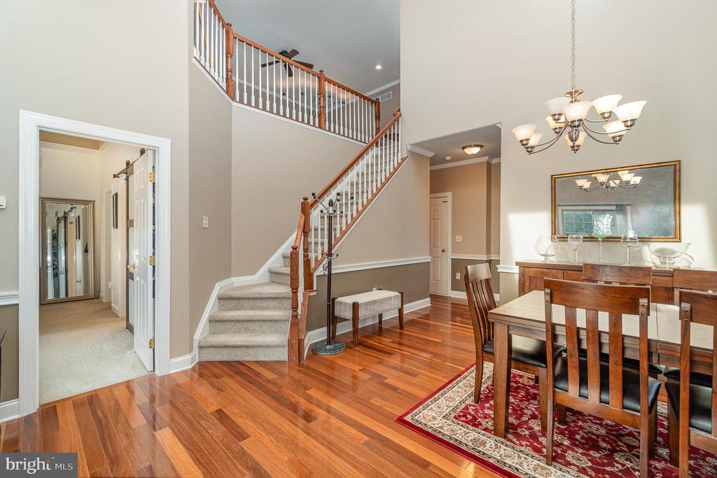 1908 ROXBURY COURT