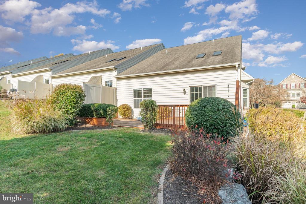 1908 ROXBURY COURT