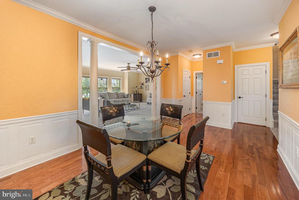 1901 ROXBURY COURT
