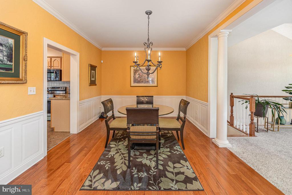 1901 ROXBURY COURT