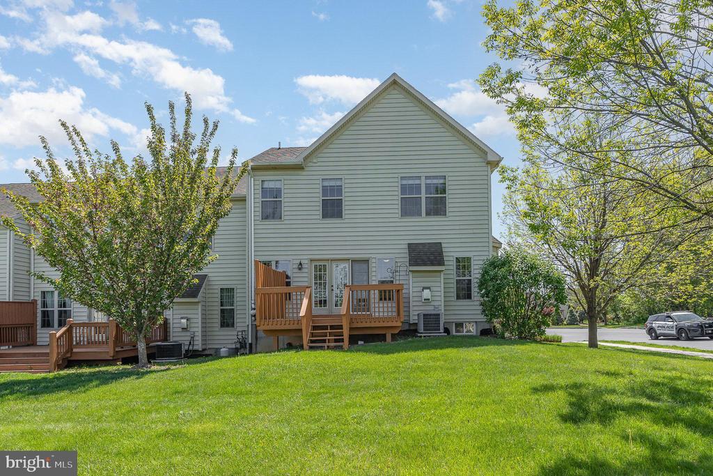 1901 ROXBURY COURT