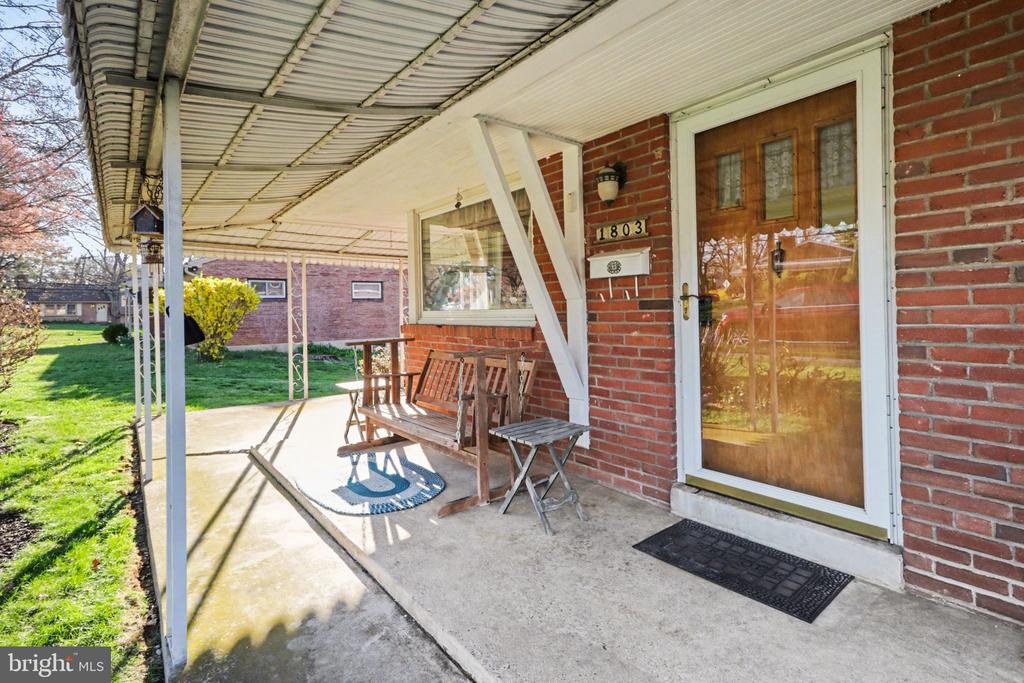 1803 WILLOW ROAD