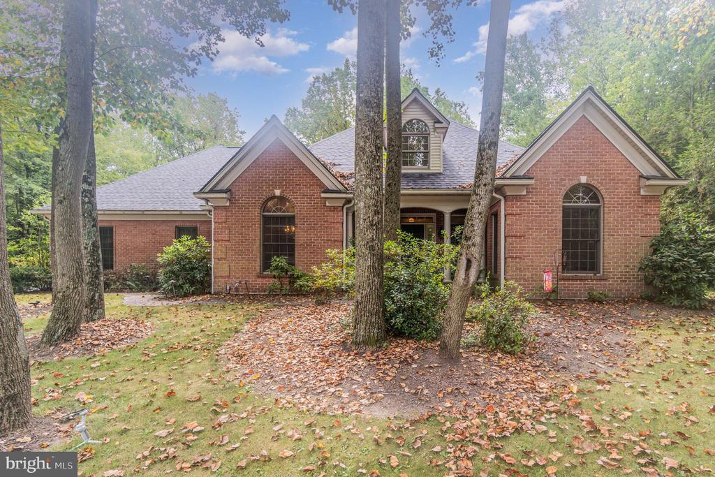 4007 PINE NEEDLES DRIVE