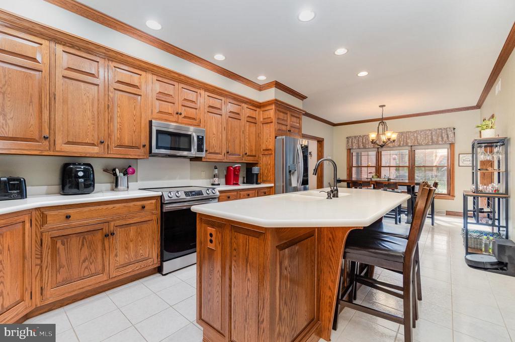 4007 PINE NEEDLES DRIVE