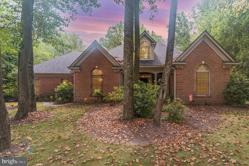 4007 PINE NEEDLES DRIVE