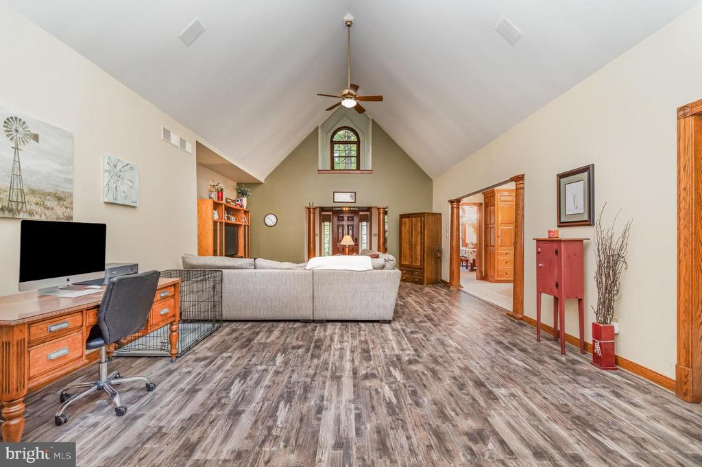 4007 PINE NEEDLES DRIVE