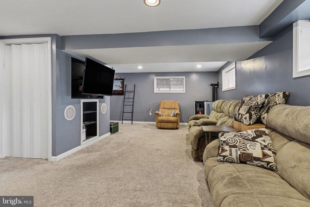 2184 PAXTON DRIVE