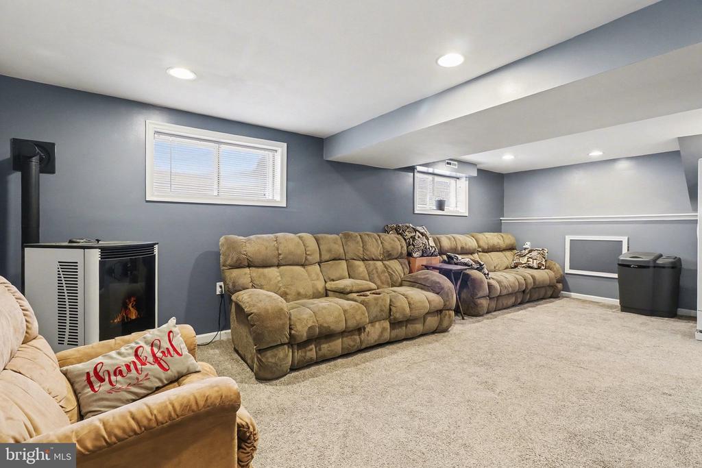 2184 PAXTON DRIVE