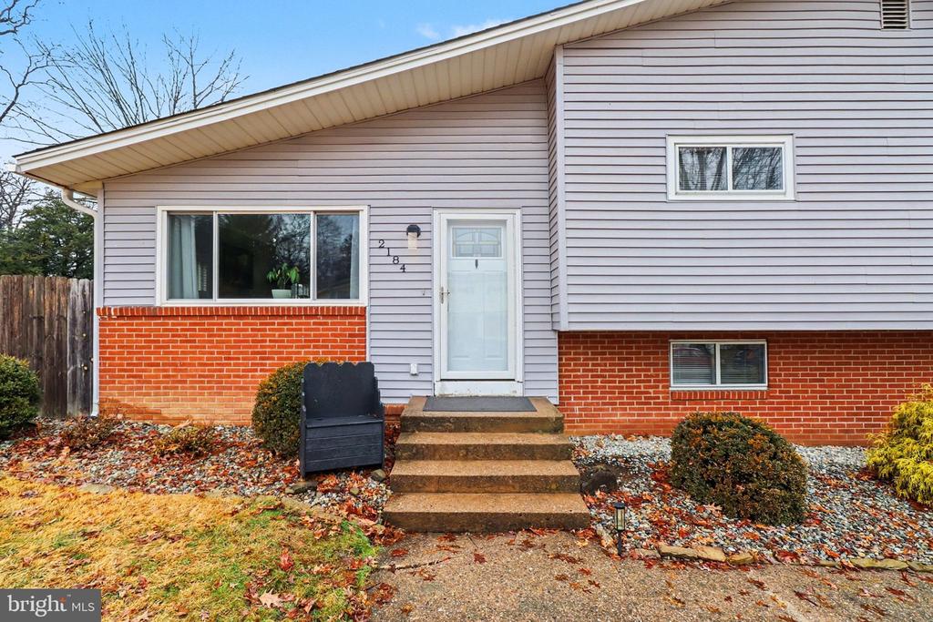 2184 PAXTON DRIVE